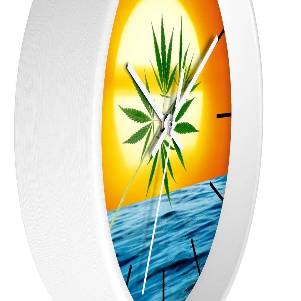 Un'alba Con La Cannabis Wall clock