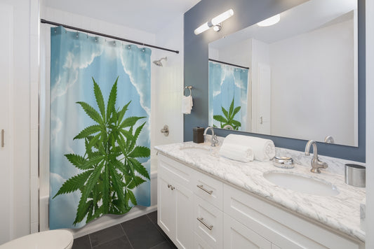 Cannabis Tra Le Nuvole Shower Curtain