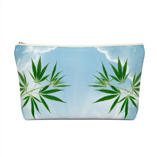 Cannabis Tra Le Nuvole Accessory Pouch