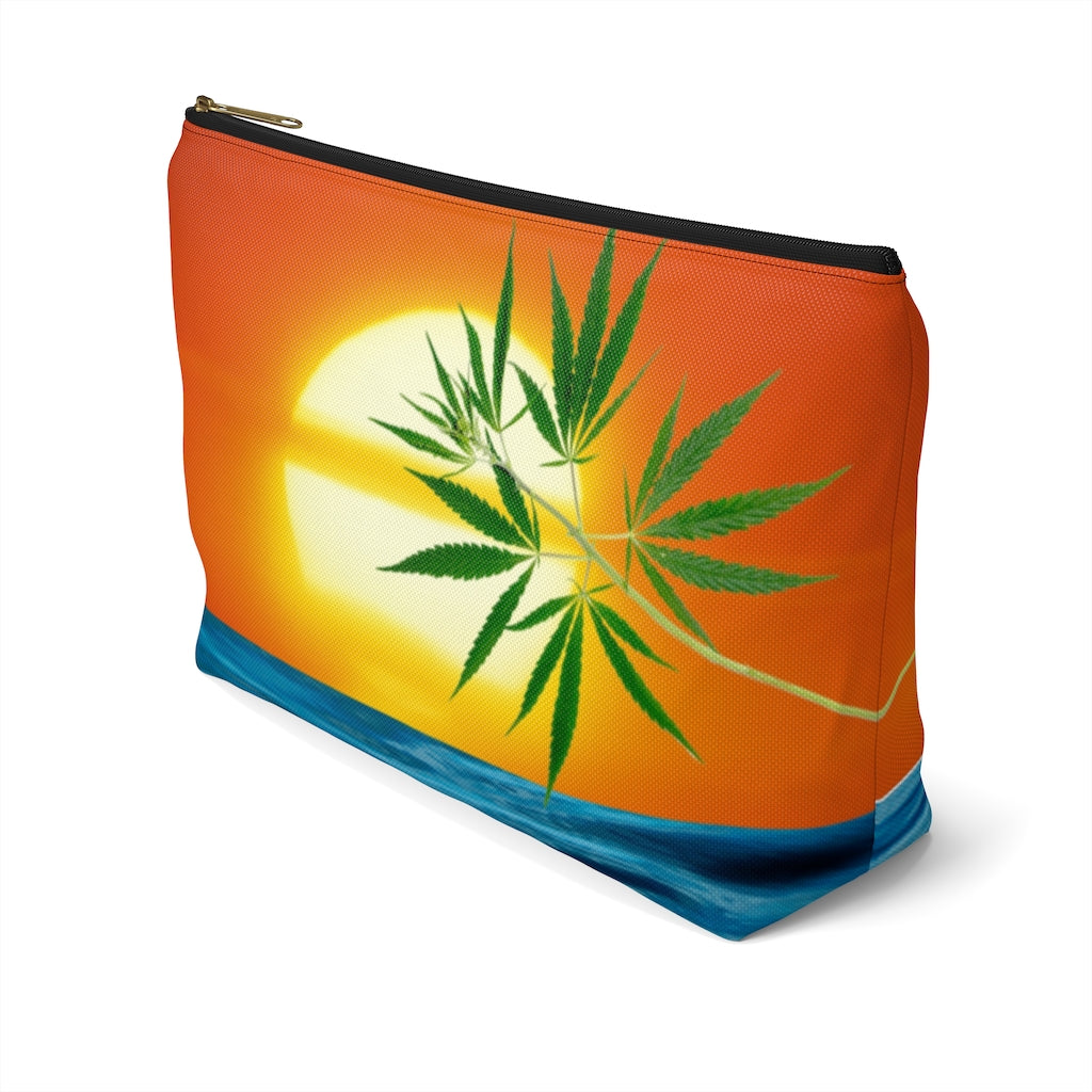 Un'alba Con La Cannabis Accessory Pouch
