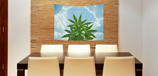 Cannabis Tra Le Nuvole Wall Tapestries